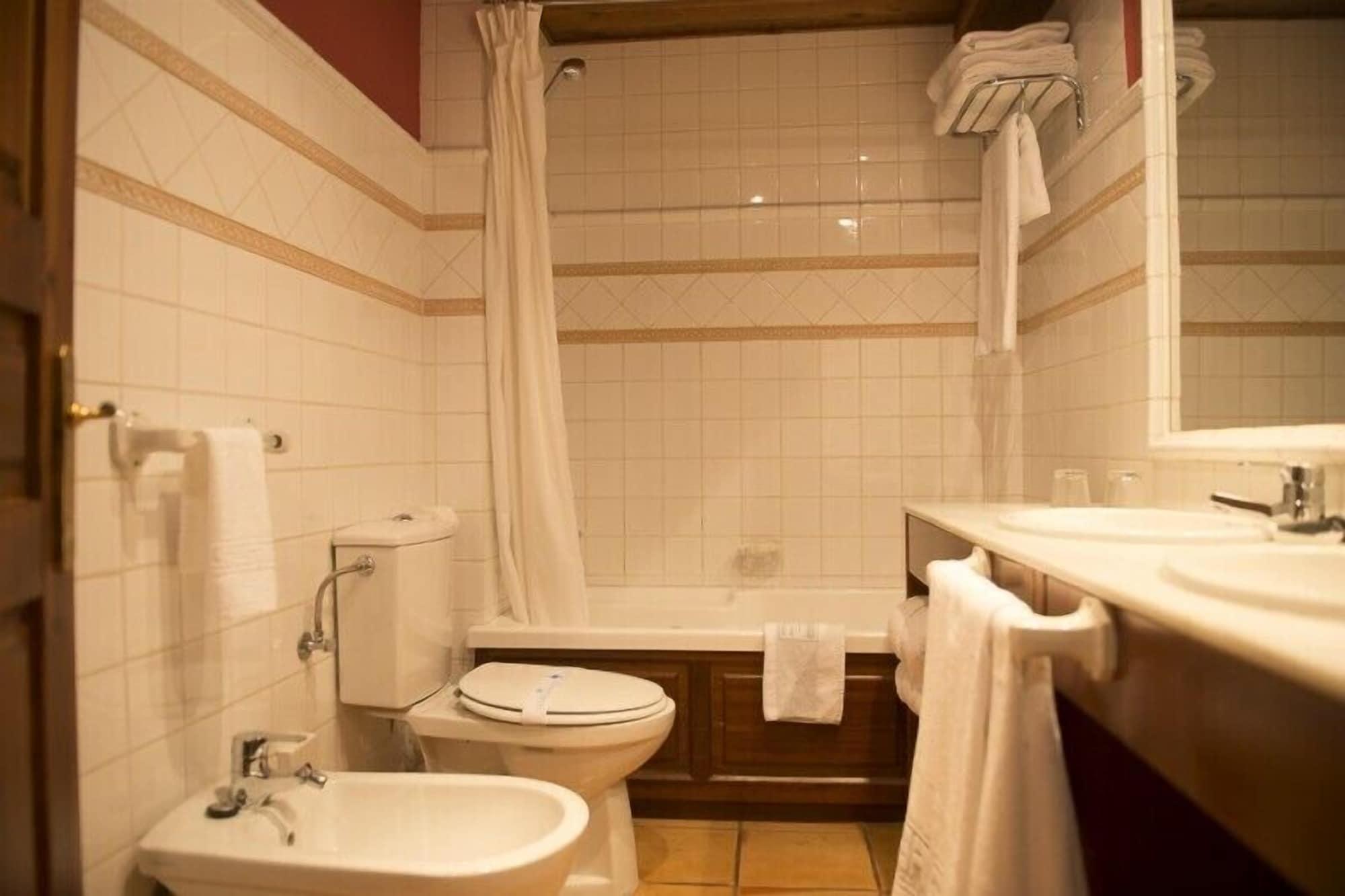 Hotel Chalet Bassibe Baqueira Beret Dış mekan fotoğraf