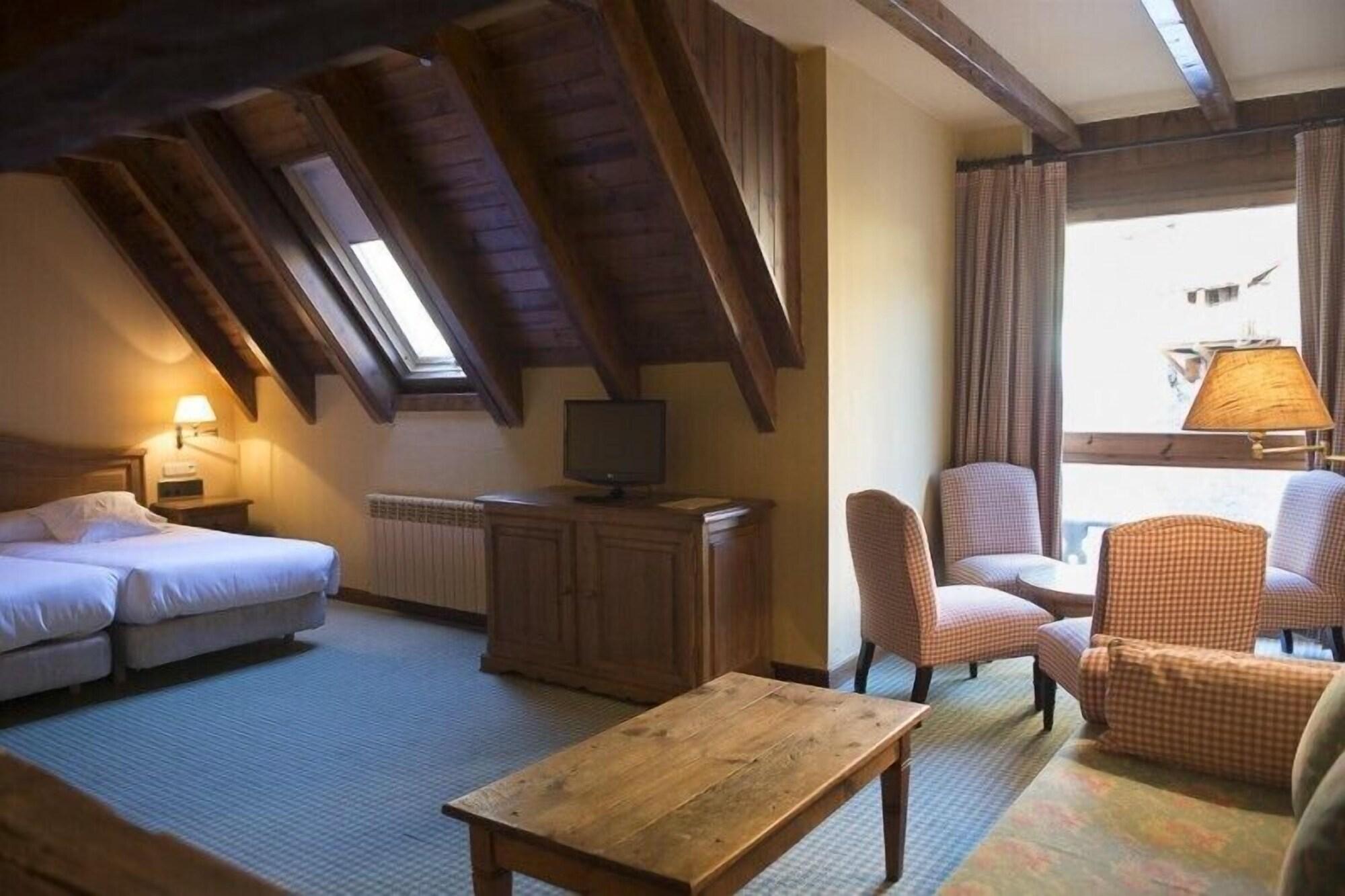 Hotel Chalet Bassibe Baqueira Beret Dış mekan fotoğraf