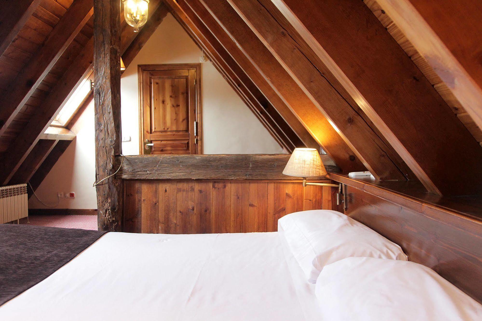 Hotel Chalet Bassibe Baqueira Beret Dış mekan fotoğraf