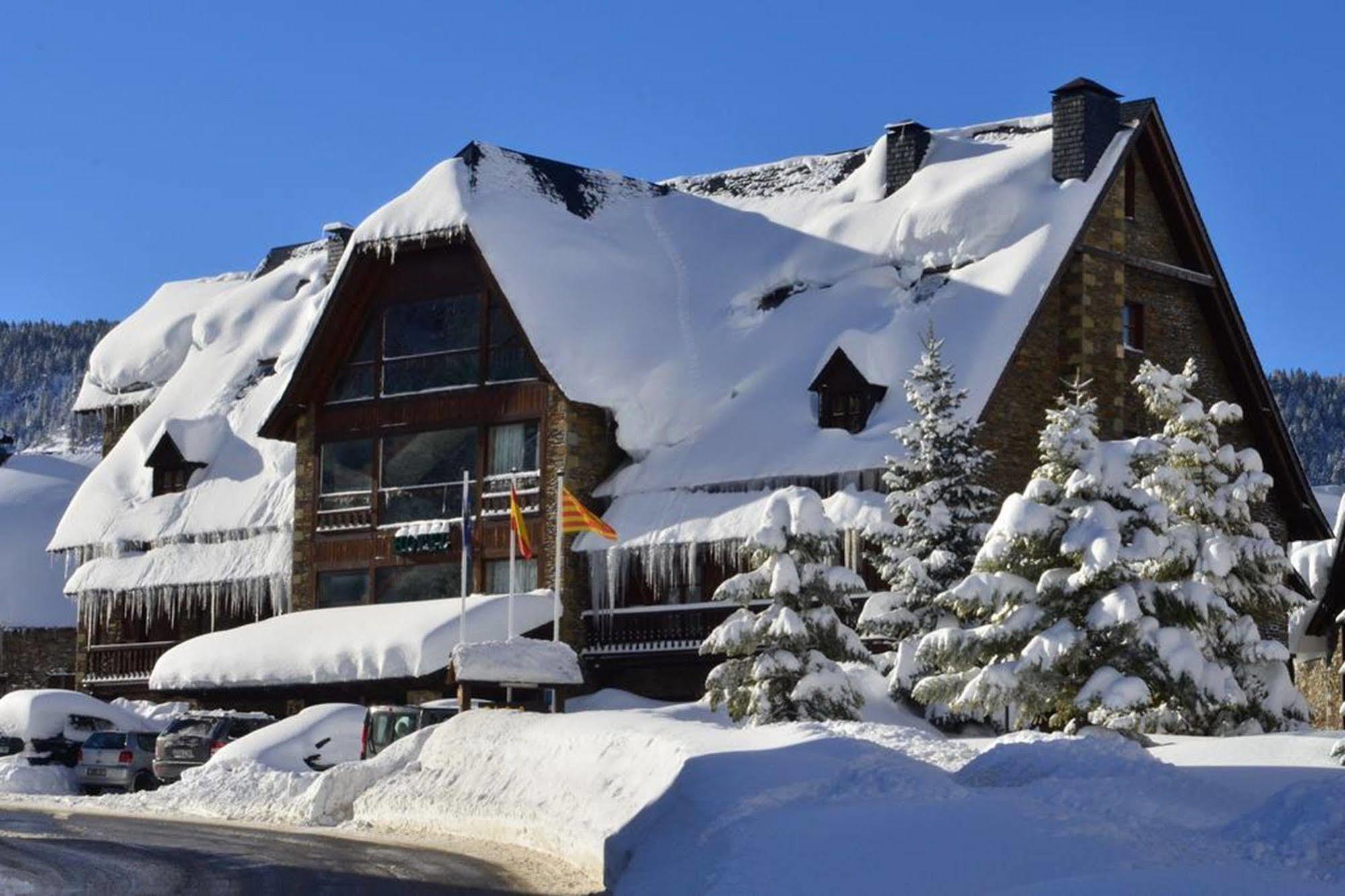 Hotel Chalet Bassibe Baqueira Beret Dış mekan fotoğraf